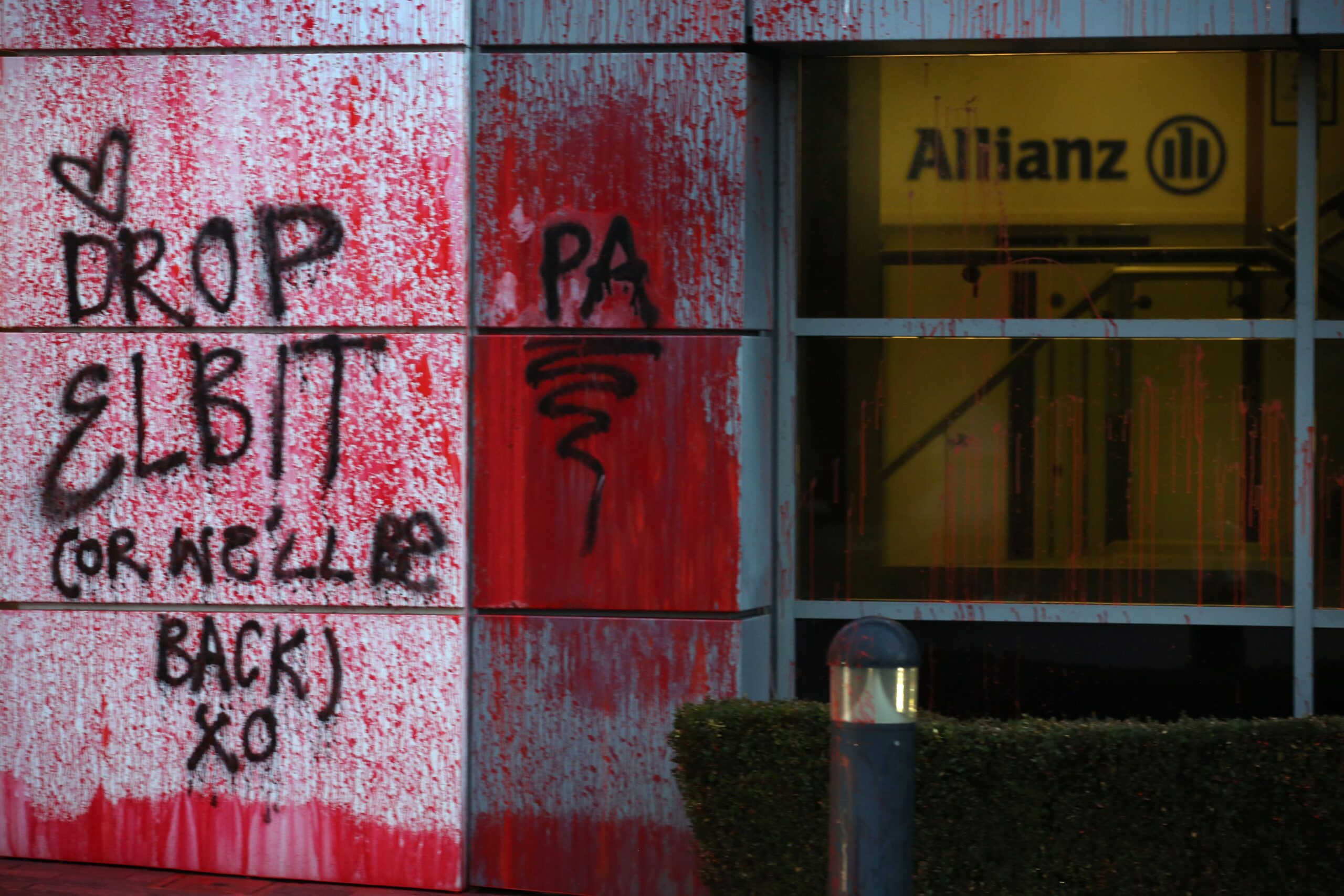 Activists target ten Allianz offices over Elbit links